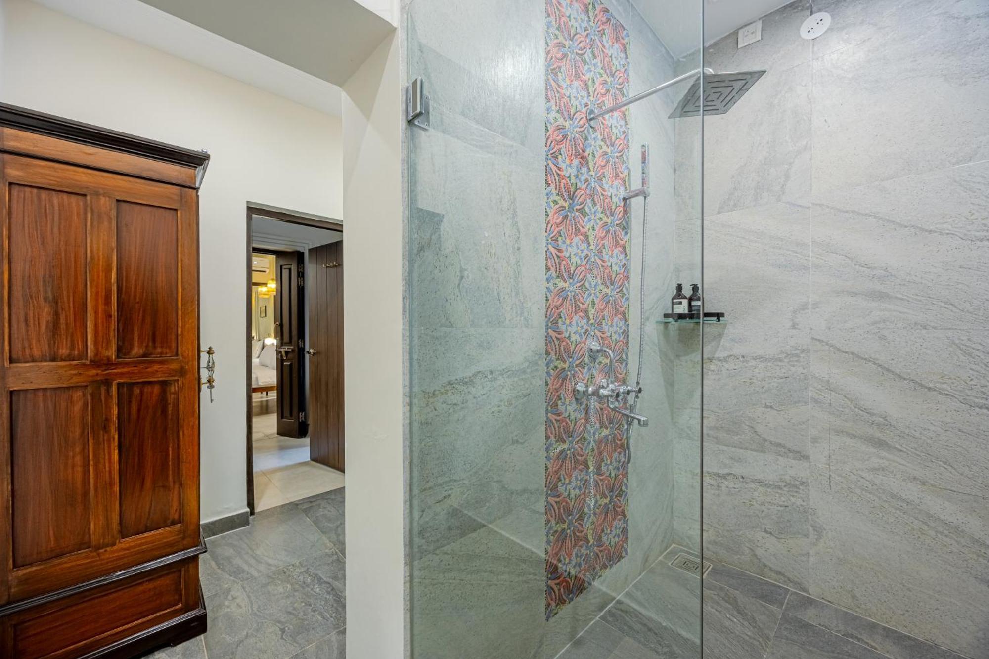 Elivaas 4 Bhk Villa Near Beach With Private Pool & Bar - Casa Boa Vida Candolim Bagian luar foto