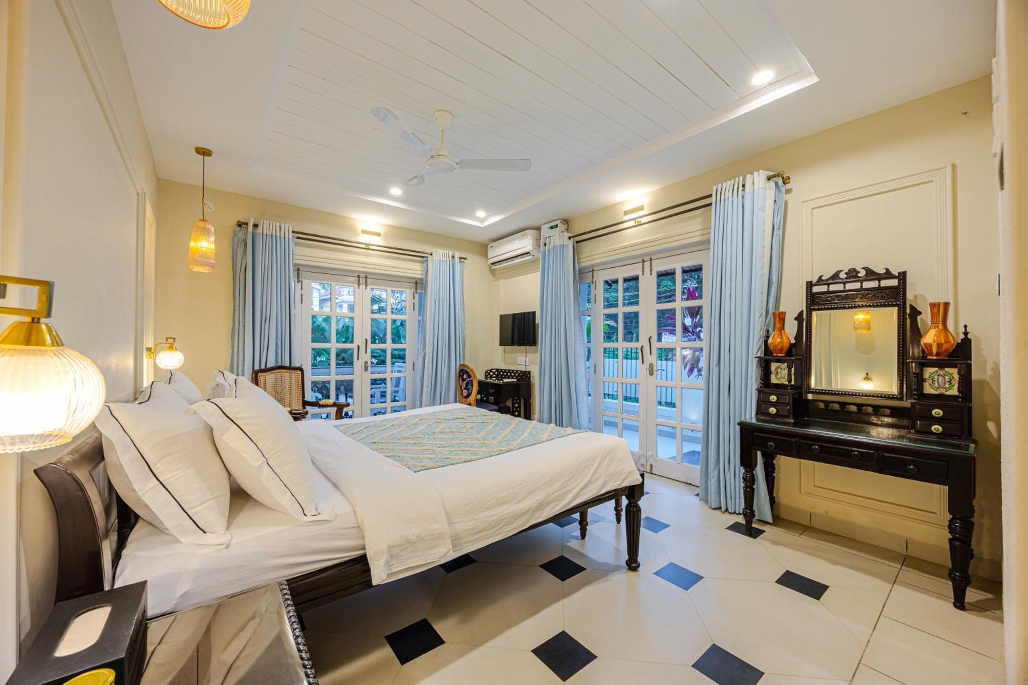 Elivaas 4 Bhk Villa Near Beach With Private Pool & Bar - Casa Boa Vida Candolim Bagian luar foto