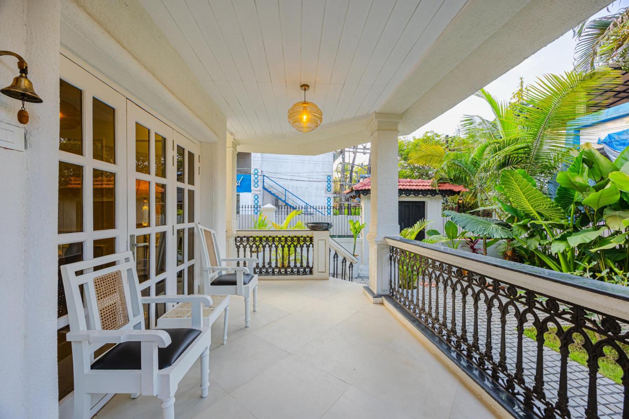 Elivaas 4 Bhk Villa Near Beach With Private Pool & Bar - Casa Boa Vida Candolim Bagian luar foto