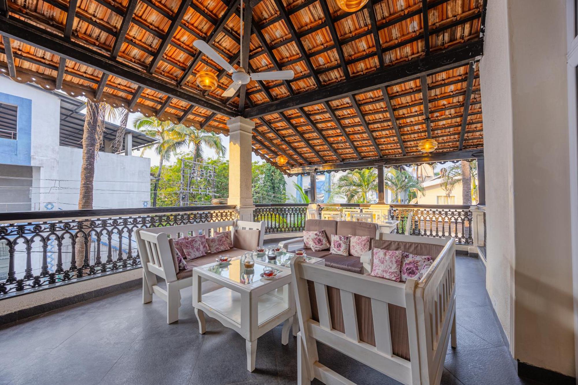 Elivaas 4 Bhk Villa Near Beach With Private Pool & Bar - Casa Boa Vida Candolim Bagian luar foto